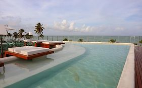 Setai Yacht Studio 3 - By Almare Flats